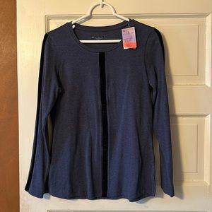 BNWT ELI blue top w Black down middle and on sleeves, very soft, size XS